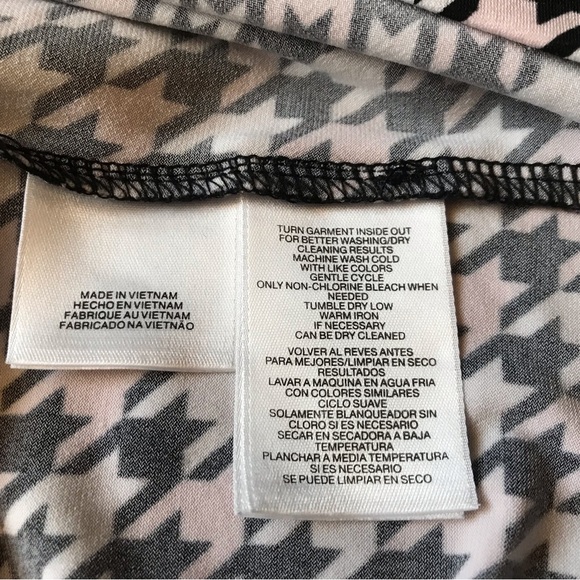 JONES NEW YORK COLLECTION. Scoop neck sleeveless Black/White/Pink Blouse Medium - Picture 4 of 4